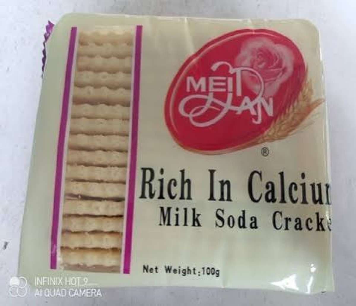SODA CRACKERS